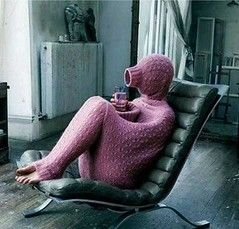Hình minh họa từ introverted - hướng nội trầm lặng