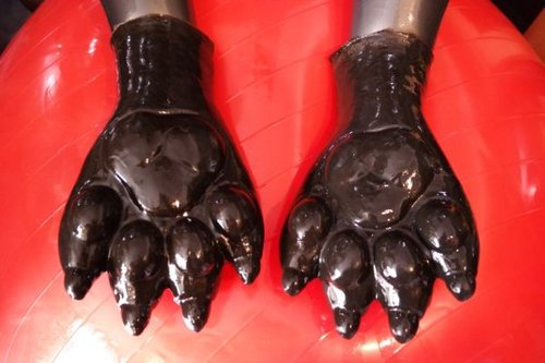 Hình minh họa từ mittens - găng tay kín ngón giữ nhiệt