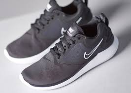 Hình minh họa từ Shoes - Đôi giày