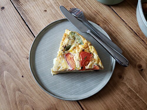 Hình minh họa từ frittata - trứng chiên đúc kiểu Ý