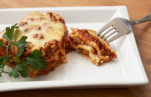 Hình minh họa từ lasagna - mì lá đút lò sốt bò băm lasagna