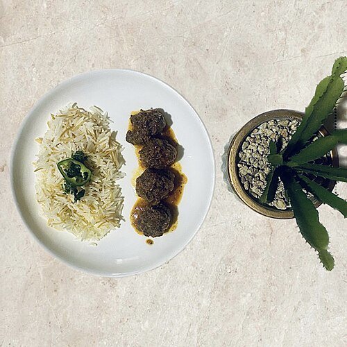 Hình minh họa từ meatball - viên thịt xíu mại sốt cà