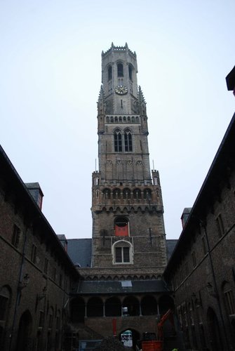 Hình minh họa từ belfry - tháp chuông nhà thờ