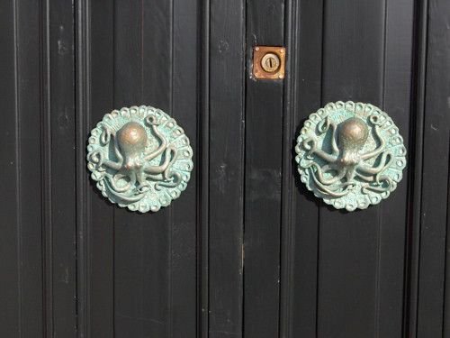Hình minh họa từ Doorknob - Tay nắm cửa xoay tròn, quả đấm cửa