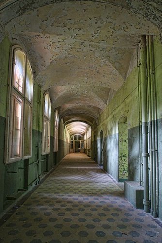 Hình minh họa từ Hallway - Hành lang thông phòng, lối đi trong nhà