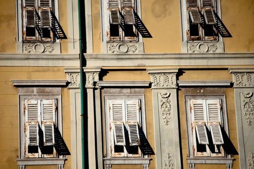 Hình minh họa từ shutter - cánh cửa chớp