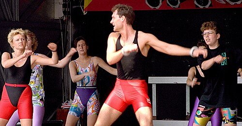 Hình minh họa từ aerobics - thể dục nhịp điệu rèn luyện thể lực