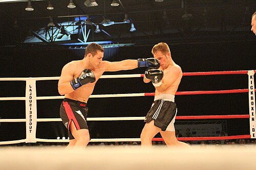 Hình minh họa từ kickboxing - môn võ đối kháng kickboxing