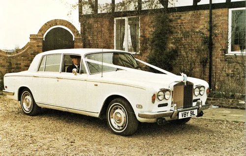 Hình minh họa từ limousine - xe sang trọng thân dài limousine
