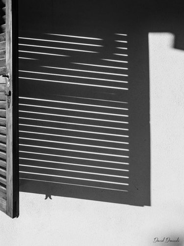 Hình minh họa từ blinds - mành rèm chớp che nắng