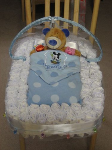 Hình minh họa từ bassinet - chiếc nôi xách tay cho bé sơ sinh