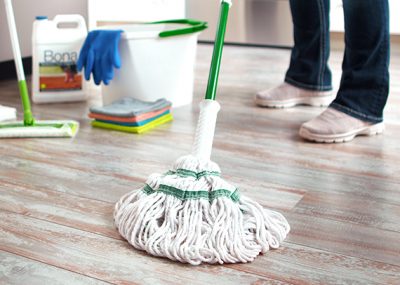 Hình minh họa từ Mop - Chổi lau nhà; (verb)
