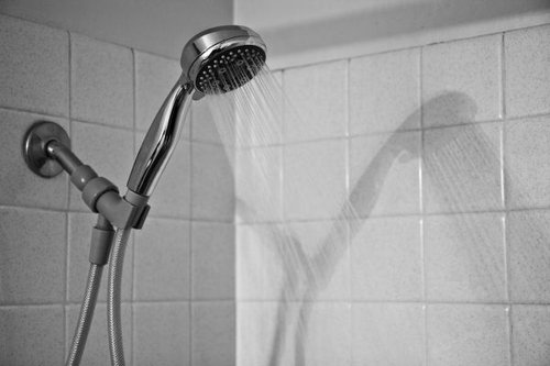 Hình minh họa từ showerhead - vòi sen phun nước tắm