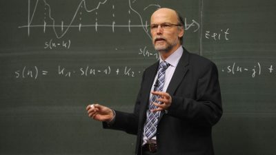 Imagen de Lecturer - Profesor