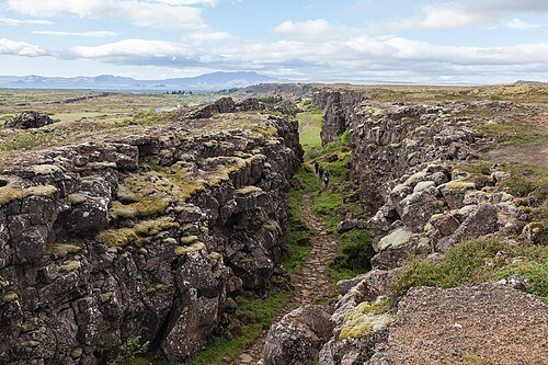 Hình minh họa từ Hiking - Đi bộ đường dài khám phá thiên nhiên