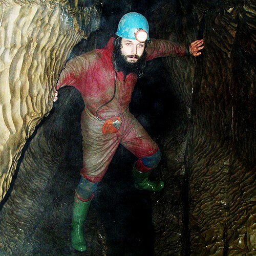 Hình minh họa từ spelunking - sở thích thám hiểm hang động kỳ bí