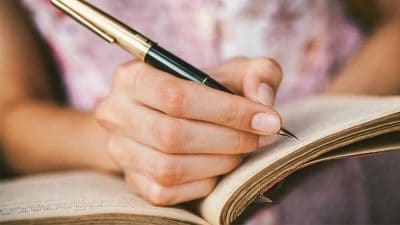 Hình minh họa từ Write - Viết