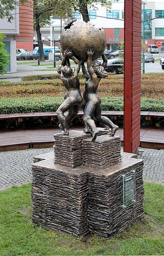 Hình minh họa từ commemorate - tưởng nhớ tôn vinh ngày lễ