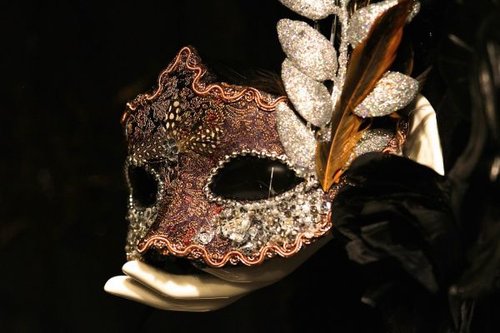 Imagen de Masquerade - Mascarada
