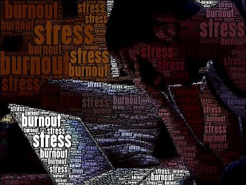 Hình minh họa từ burnout - hội chứng kiệt sức vì quá tải công việc