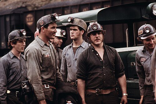 Hình minh họa từ shift work - chế độ làm việc theo ca kíp xoay vòng