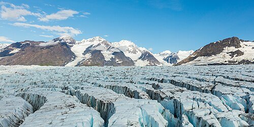 Hình minh họa từ crevasse - khe nứt sâu trên sông băng