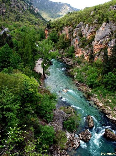 Hình minh họa từ gorge - hẻm vực sâu