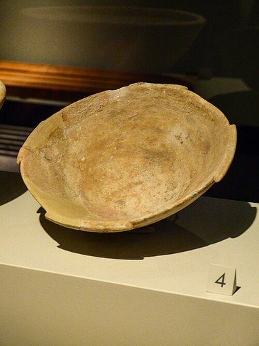 Hình minh họa từ ochre - màu hoàng thổ vàng đất